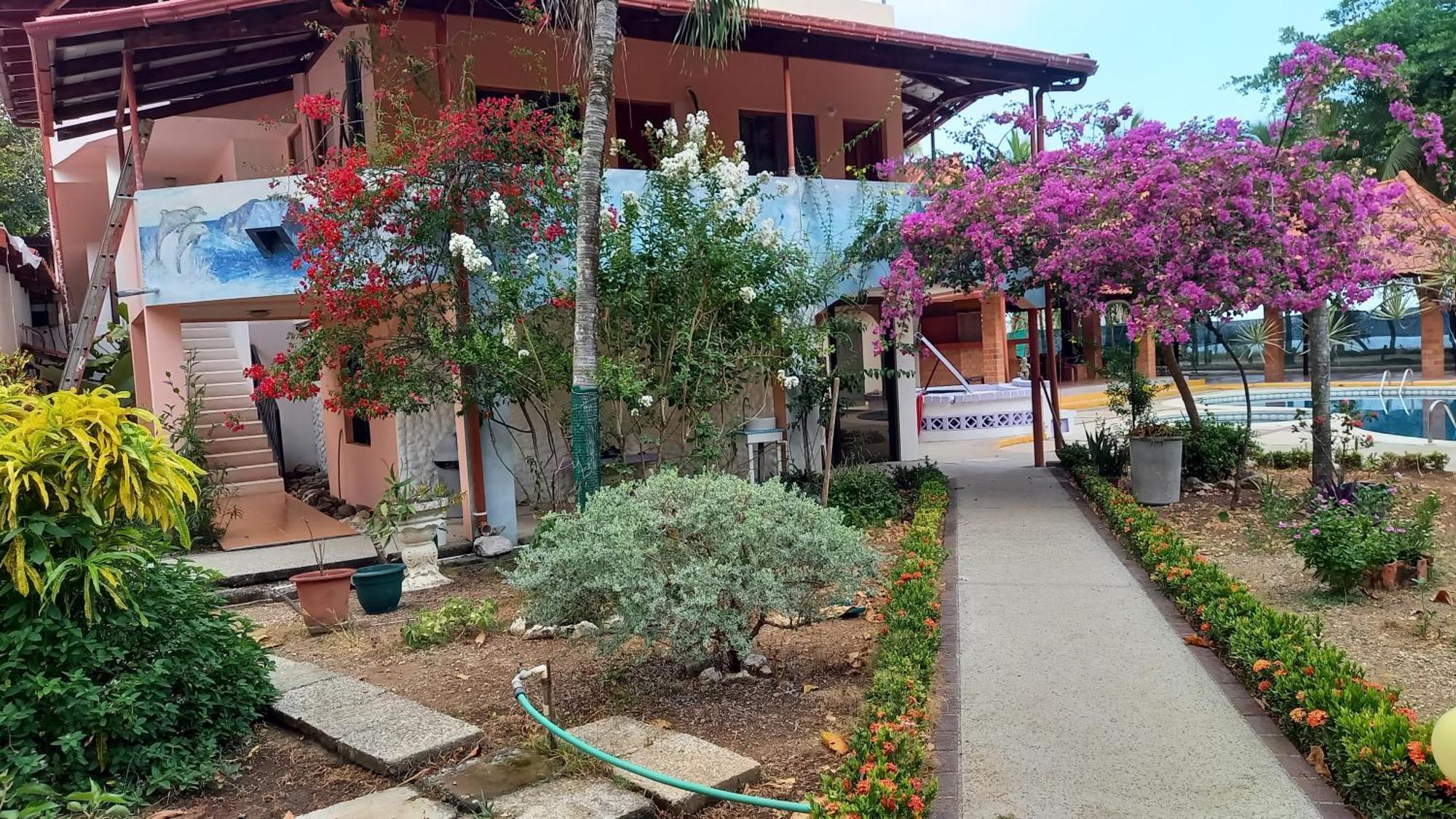 Brisas Del Pacifico Hotel 2*